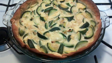 Tarta de zapallitos Tarta de zapallitos para hacer en 5 minutos, 3 pasos con 4 ingredientes que todos tenemos en la heladera.